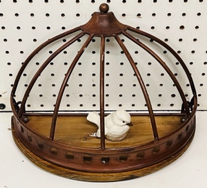 lot 211 image: Vintage Goebel CV74 White With Gold Beak Sparrow Figurine from West Germany in Decorative Wooden Cage Which Doubles as Shelf