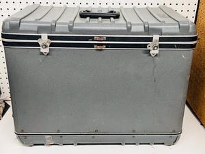 lot 224 image: Large Padded Two-Way Carrying Case - Great for Fragile Items or Storage for Guns &amp Ammo