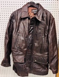 lot 254 image: Size L Banana Republic Leather Jacket