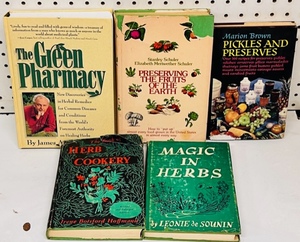 lot 262 image: Five Books Which Can Help Someone Be More Self-efficient&nbsp