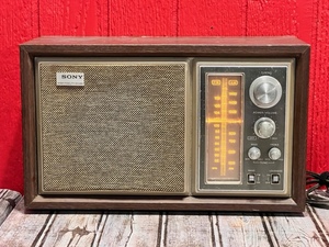 lot 275 image: Vintage Sony Model ICF-9550W AMFM Radio