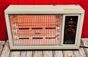 lot 287 image: Comfort Zone Instant Heat Electric Heater