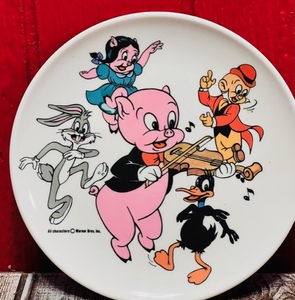 lot 296 image: 1970s Lenox Ware Looney TunesWarner Bros. Characters Plate - Featuring Porky Pig Playing Violin