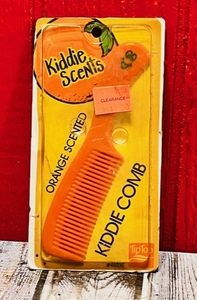 lot 306 image: 1970s TipTop Kiddie Scents Orange Scented Comb - Where Else Are You Going To Find This