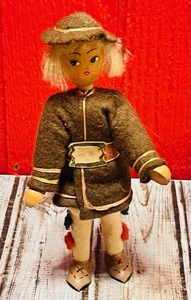 lot 353 image: Vintage Yugoslavian Wood Ethnic Doll WWooden Shoes