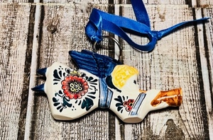 lot 369 image: Beautiful Hand-Painted Angel Ornament Blowing the Trumpet