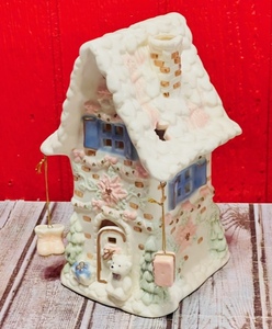 lot 375 image: Porcelain Tea Light Holders Christmas House