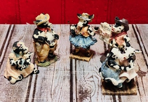lot 377 image: 1992 Ganz Cowtown Citizens & Cowboy Cow Figure