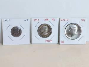 lot 34 image: Selection of coins