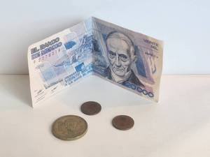lot 78 image: Selection of Foreign money