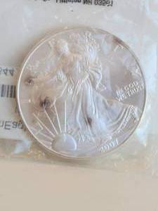 lot 175 image: 2007 American Eagle Silver Dollar - uncirculated