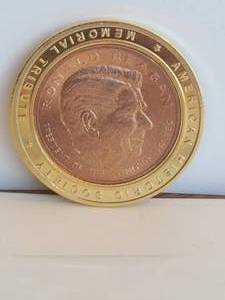 lot 165 image: Ronald Reagan Presidential Commemorative Bronze Coin