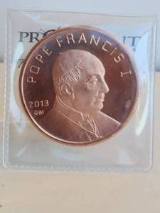 lot 146 image: Pope Francis I - 1oz. .999 fine copper bullion coin
