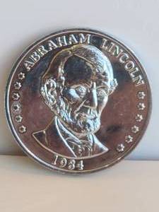 lot 145 image: 1984 Abraham Lincoln 175th Anniversary coin