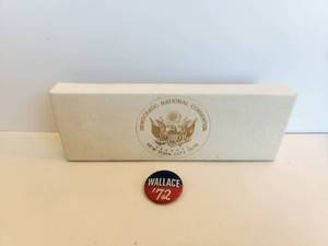 lot 149 image: 1972 Wallace Button & 1976 Democratic National Convention Honorary Badge - New York