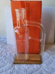 lot 180 image: Pyrex extractor body - 4550 - No. 3930