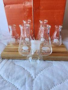 lot 181 image: Pyrex - selection of beakers - No.4980,