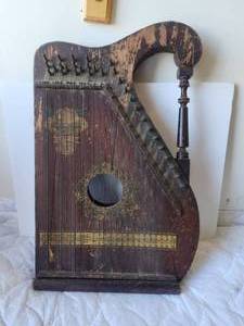 lot 182 image: Antique Guitar harp - Special Panama Model 1915