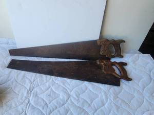 lot 195 image: Selection of 2 Warranted Superior hand saws