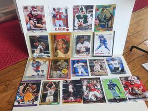 lot 199 image: Selection of football, hockey, basketball, baseball cards - some rookies