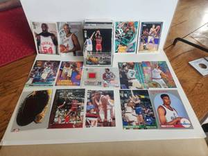 lot 197 image: Selection of basketball cards - Jordan, Bryant, Mourning, ONeal and more - some rookie cards
