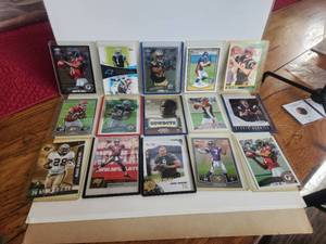 lot 41 image: Selection of football cards - lot of rookie cards
