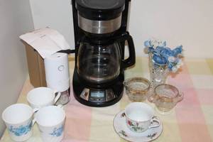 lot 22 image: Coffee Break, Working Coffe Maker, New Coffee Grinder, Mugs and More (See Photos and Description for Details)