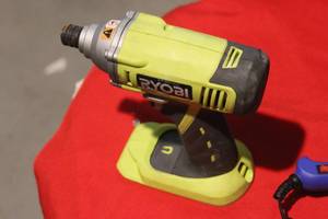 lot 18 image: Roybi impact Drill No Battery hot glue gun