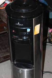lot 44 image: Vita Pure Water Cooler and Kettle