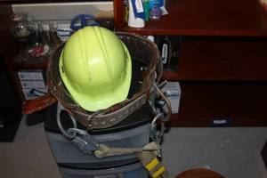 lot 66 image: Hard Hat and Safety Harness Belt See Photos