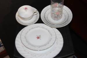 lot 72 image: Rose Swirl Fine China Japan, 4 Place settings Paired with some Lovely vintage Glasses