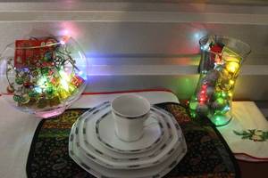 lot 73 image: Christopher Stuart Fine China Lyric Pattern Dinner Set