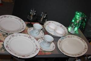 lot 135 image: Lynnes Serving Platter and two Serving bowls as well as a 2 person place setting complete with Lennox Green Mist Stemware and coffee cups