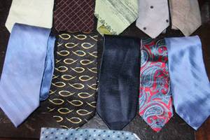 lot 159 image: Variety of Mens Neck Ties in colors and styles as shown