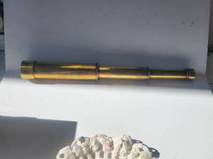 lot 8 image: The return of Halleys Comet brass telescope