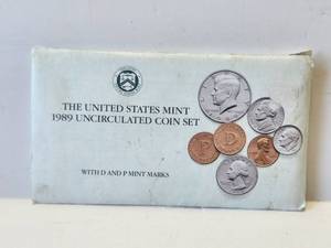 lot 11 image: 1989 United States Mint Uncirculated Coin Set