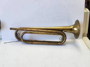 lot 24 image: Vintage military Bugle - U.S. Regulation