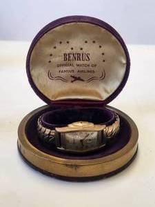 lot 25 image: Vintage Benrus Swiss watch
