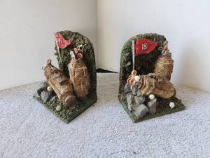 lot 34 image: Pair of golf themed bookends