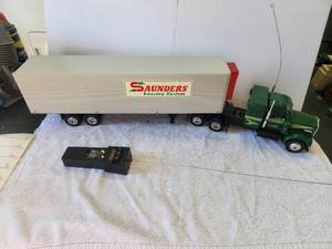 lot 37 image: Vintage Speed Wave Radio controlled truck - Movin On in origninal box
