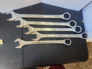 lot 57 image: Selection of Textron wrenches - 1-1116, 1-34, 1-1316, 1-78, and 2