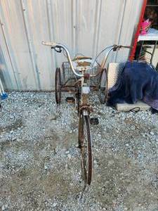 lot 221 image: Vintage Columbia trike bike (SU)