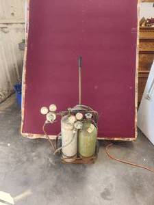 lot 140 image: Cutting torch set (SU)