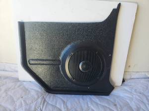 lot 104 image: Custom autosound CAK-002 speaker