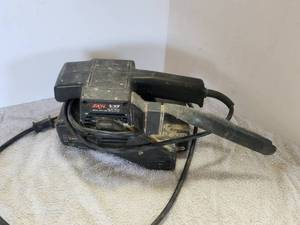 lot 157 image: Skill 34hp belt sander