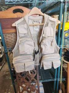 lot 148 image: Master Sportsman vest - large (SU)