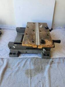 lot 173 image: Adjustable workstation