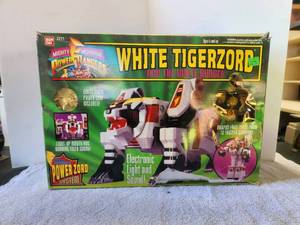 lot 187 image: Power Rangers - White TigerZord in original box