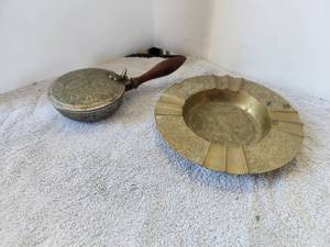 lot 170 image: Selection of Brass ashtrays