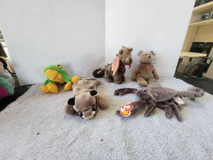 lot 171 image: Selection of Beanie Babies